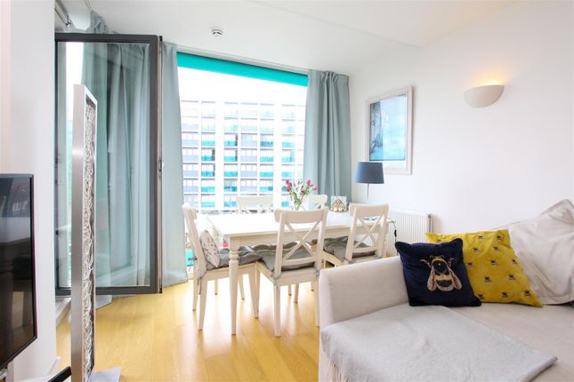 Flat 328, Vantage Building, Station Approach, Hayes photo 4