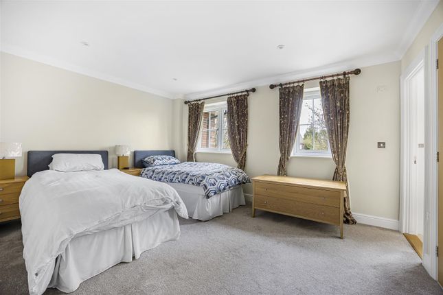 Flat for sale in Millgate Court, Ruscombe Lane, Ruscombe, Reading