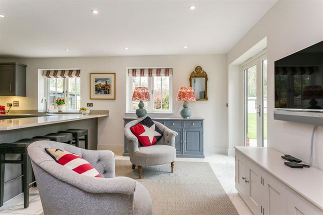 Stable Cottage, Cherry Garden Lane, Maidenhead photo 4