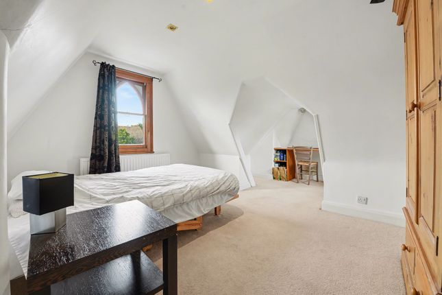 Flat 3, 92 Stapleton Hall Road, London photo 3