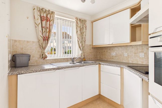 38 Carn Brea Court, Trevithick Road, Camborne photo 2