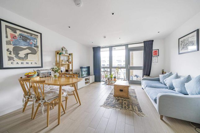 Thumbnail Flat for sale in Ann Street, London