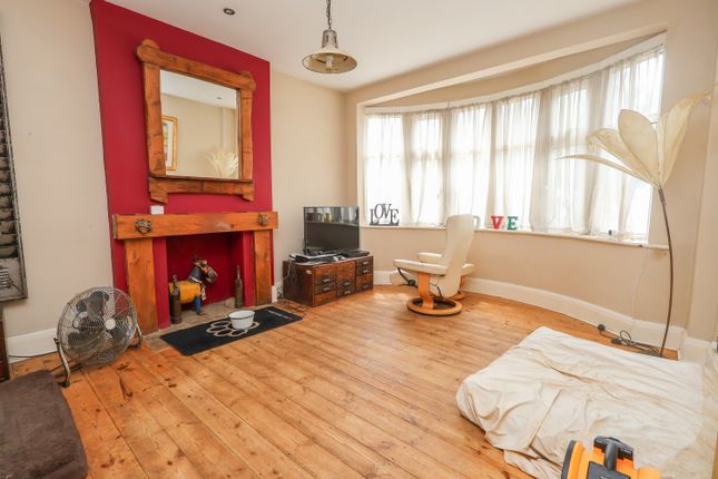 2, Elmbridge Avenue, Surbiton photo 2