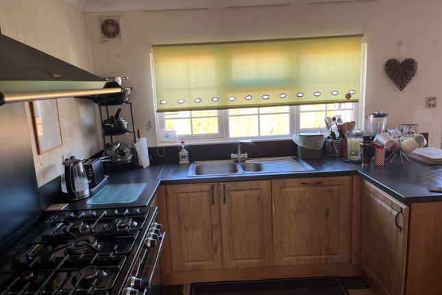 3, Fairfield Park, West End Road, Mortimer, Nr Reading photo 2