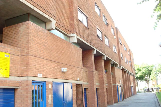 19 Russet Crescent, London photo 2