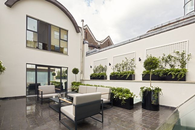 Mews house to rent in Cheval Place, London