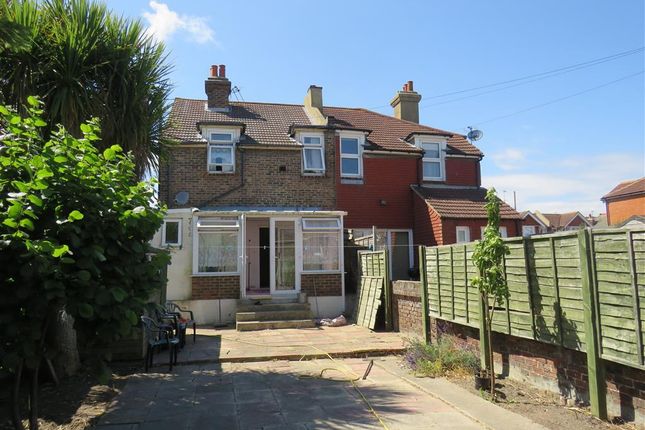 Thumbnail Semi-detached house to rent in Cavendish Avenue, Eastbourne