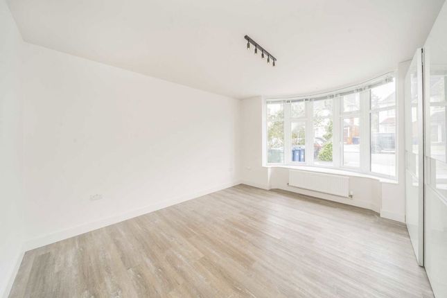 Flat 2, 47, Woodland Way, London photo 4