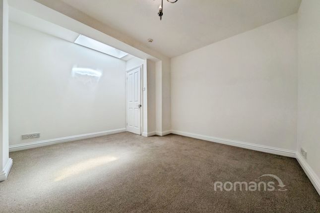8, St. Marys Place, Farnham photo 4
