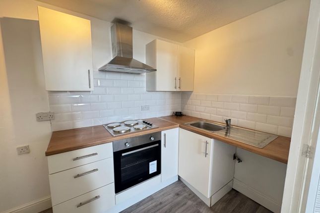 Flat 18, Mary Rose Court 20-21, South Parade, Southsea photo 2