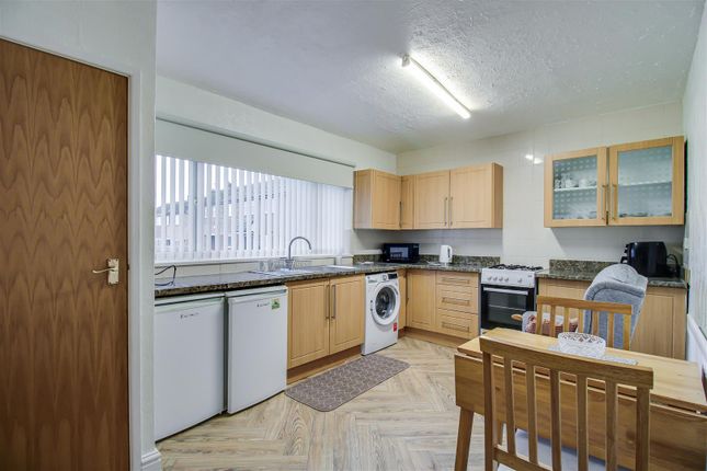 8, St. Johns Crescent, Ossett photo 2