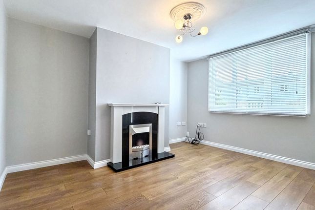 18, Selby Court, Jarrow photo 2