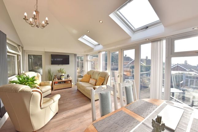 2, Dewsbury Close, Stourbridge photo 4