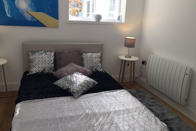 Thumbnail Flat to rent in Cathcart Road, Chelsea