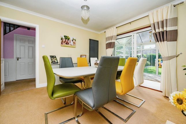 2, Hillview Crescent, Luton photo 5