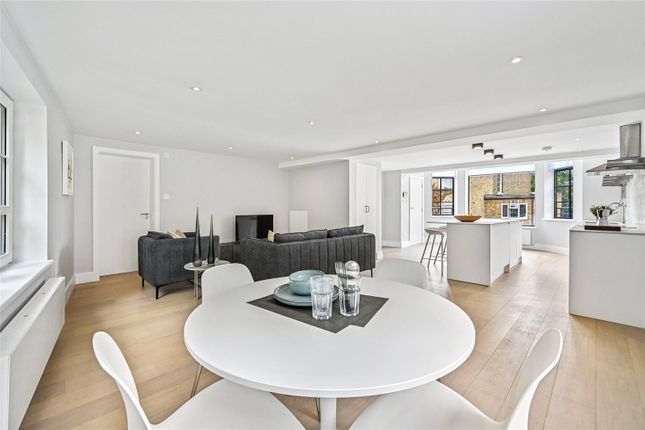 Flat 4, Caxton Gate, London photo 3