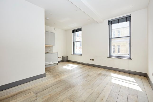 Thumbnail Studio to rent in Shaftesbury Avenue, Chinatown