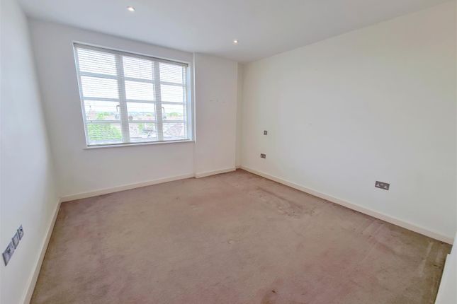 Flat to rent in Speedwell House, 57 High Street, Whitton