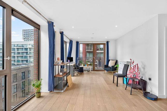27, Pendant Court, London photo 3