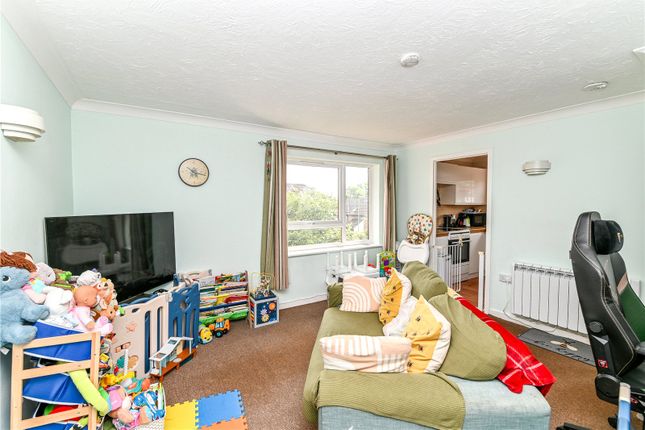 10, Pennywell Gardens, New Milton photo 3