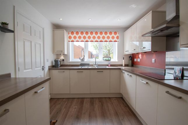 11, Deanery Close, Ripley photo 4