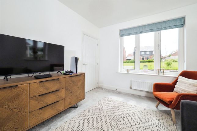 4, Marella Close, Nottingham photo 4
