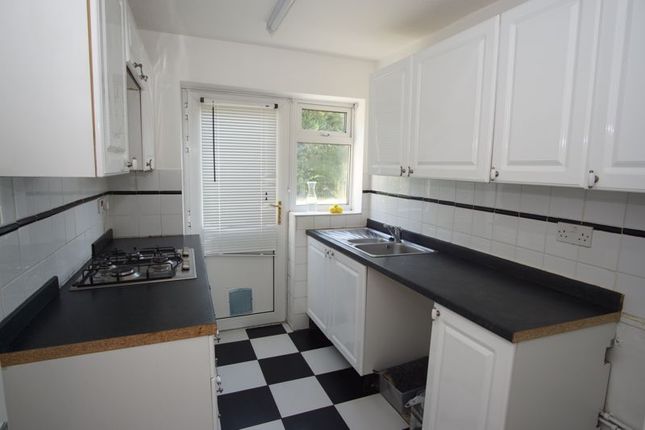 8, Basil Close, Gloucester photo 5
