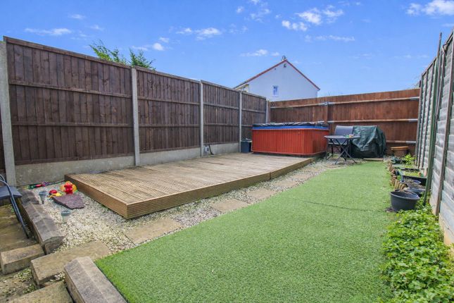 10, Markwell Wood, Harlow photo 3
