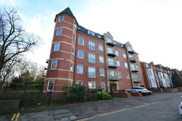 Thumbnail Flat for sale in Salisbury Road, Leicester