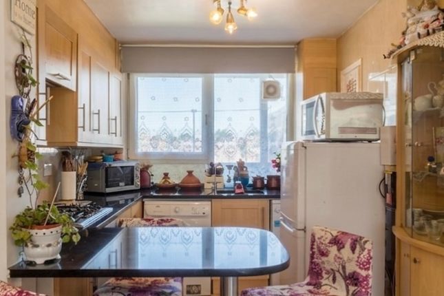 55 Poynter Court,, Gallery Gardens, Northolt photo 5