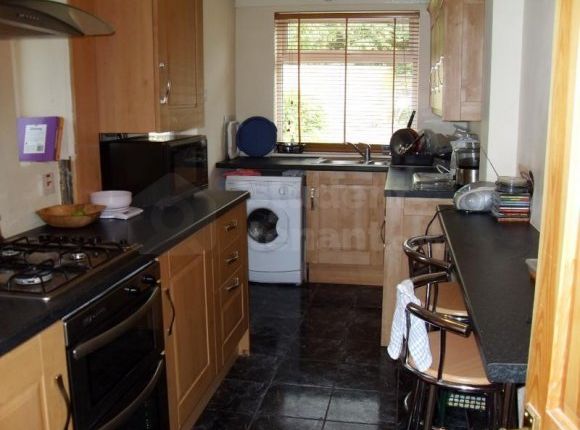 Thumbnail Shared accommodation to rent in Gibbons Grove, Wolverhampton, West Midlands
