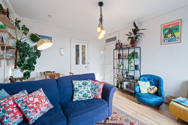 37/12 Sandport Street, Edinburgh photo 2