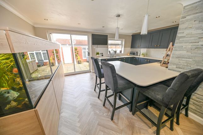 21, Hawkley Close, Havant photo 2