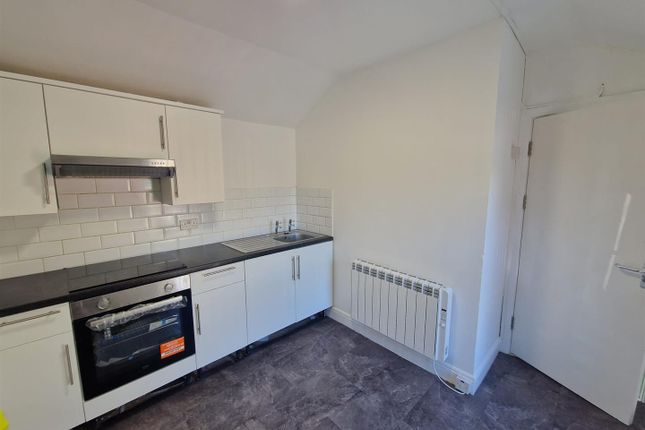 Flat 2 , 37, Marlborough Road, Brynmill photo 2