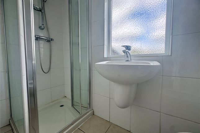 Loft Room, 1, Wydell Close, Morden photo 4