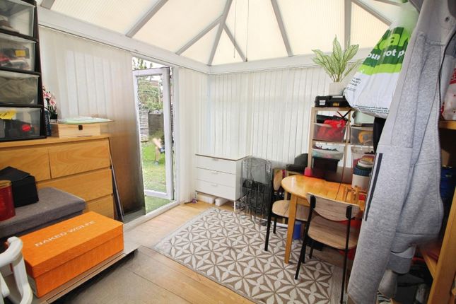 11, Gloucester Court, Scunthorpe photo 4