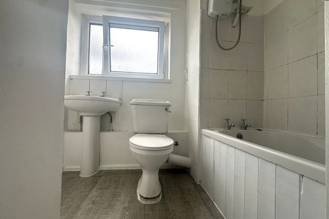 318, Meggeson Avenue, Southampton photo 4