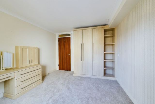 Flat for sale in Billing Road, Abington, Northampton