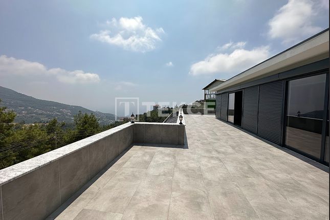 Detached house for sale in Tepe, Alanya, Antalya, Türkiye