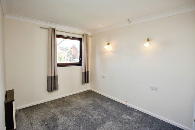 Flat for sale in Bitterne Road East, Southampton, Hampshire