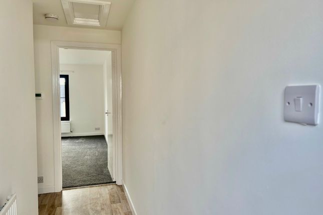13B Market Street, morriston, SWANSEA photo 4