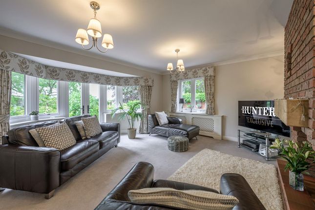 18, The Woodlands, Stourbridge photo 2