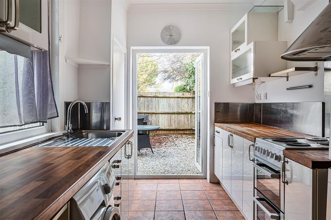 49, Grove Lane, Kingston Upon Thames photo 3