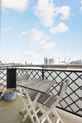 Flat for sale in Concordia Wharf, Coldharbour, Canary Wharf