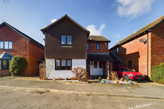 Thumbnail Link-detached house for sale in Wheelwrights, Weston Turville, Aylesbury, Buckinghamshire