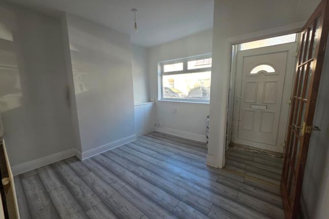 27, Anderson Street, Grimsby photo 4