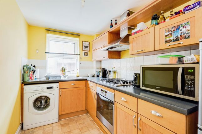 Flat for sale in Lynmouth Road, Swindon