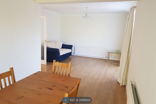 Delroy Court Franklin Close, London photo 2