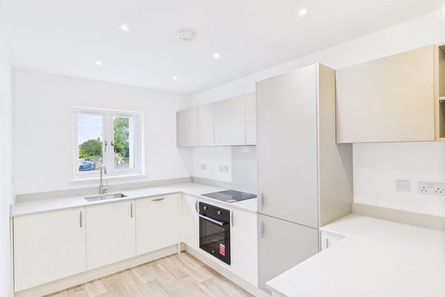 4, Teg Lowarth, Redruth photo 2