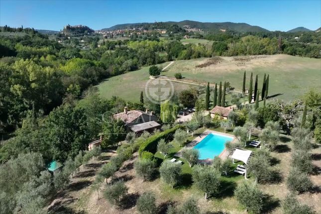 Thumbnail Villa for sale in Chianciano Terme, Siena, Tuscany